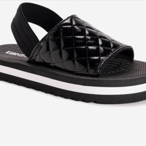 Muk luks womens epic tour sandals flats black quilted Slingback shoes size 8